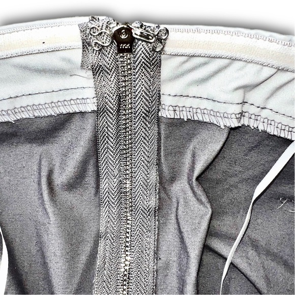 Gray & Black Belted & Layered Crop Top - Picture 10 of 14